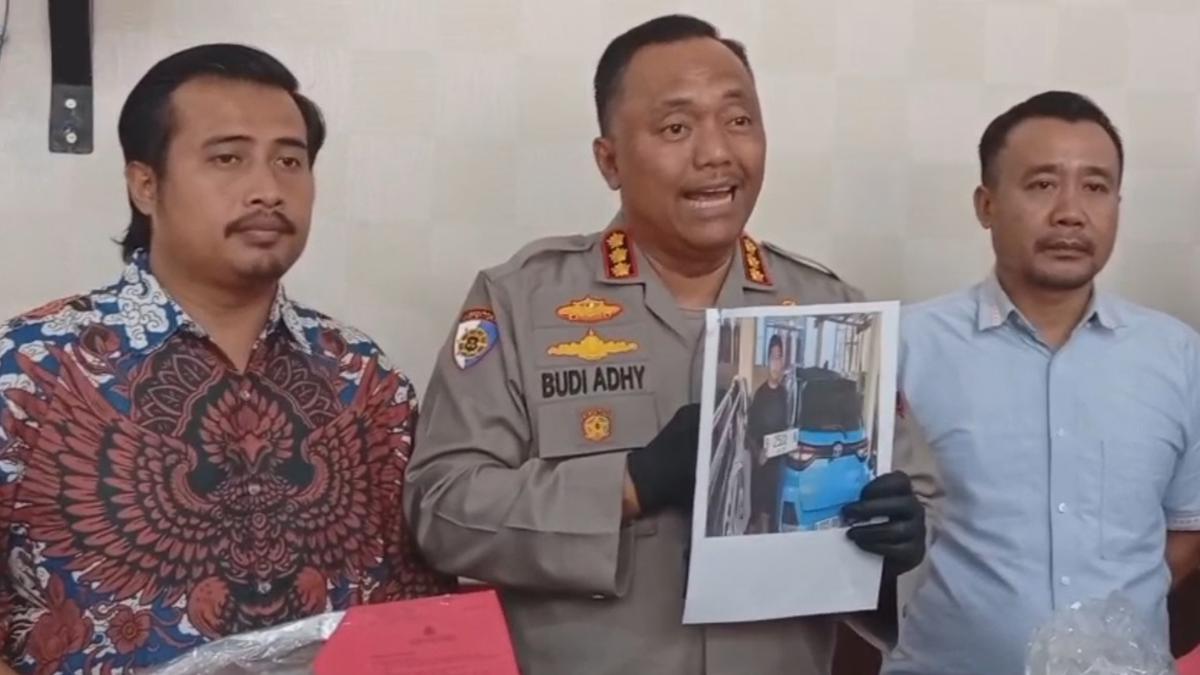 WNA Singapura 80 tahun dibunuh di Sukabumi, jasadnya dicor semen lalu dibuang ke bendungan

Dua pelaku bermotif cemburu, jasad dilakban dan dibungkus sprei