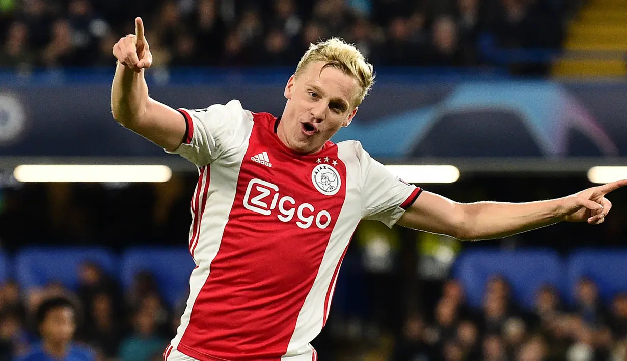 Pemain asal Belanda, Donny van de Beek, akhirnya resmi bergabung dengan Manchester United. Ia diikat dengan kontrak berdurasi lima tahun. (AFP/Glyn Kirk)