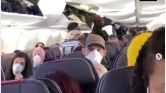 Penumpang Pesawat American Airlines Penerbangan 388
