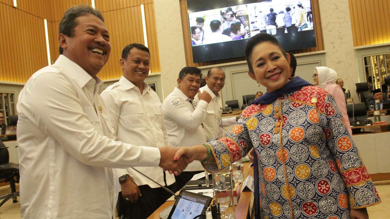 Rapat kerja Komisi IV DPR dengan Menteri KKP Sakti Wahyu Trenggono