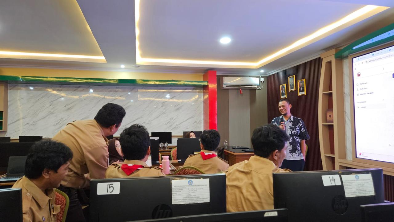 Hari Guru Nasional 2025: Tanggal Peringatan Hingga Sejarah Panjangnya