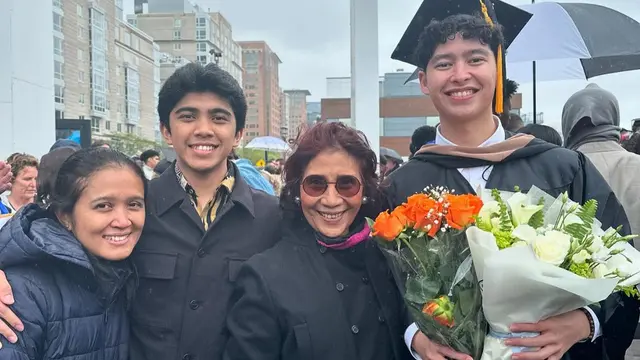 Potret wisuda Alvy Xavier anak Susi Pudjiastuti (Sumber: Instagram/@susipudjiastuti115)