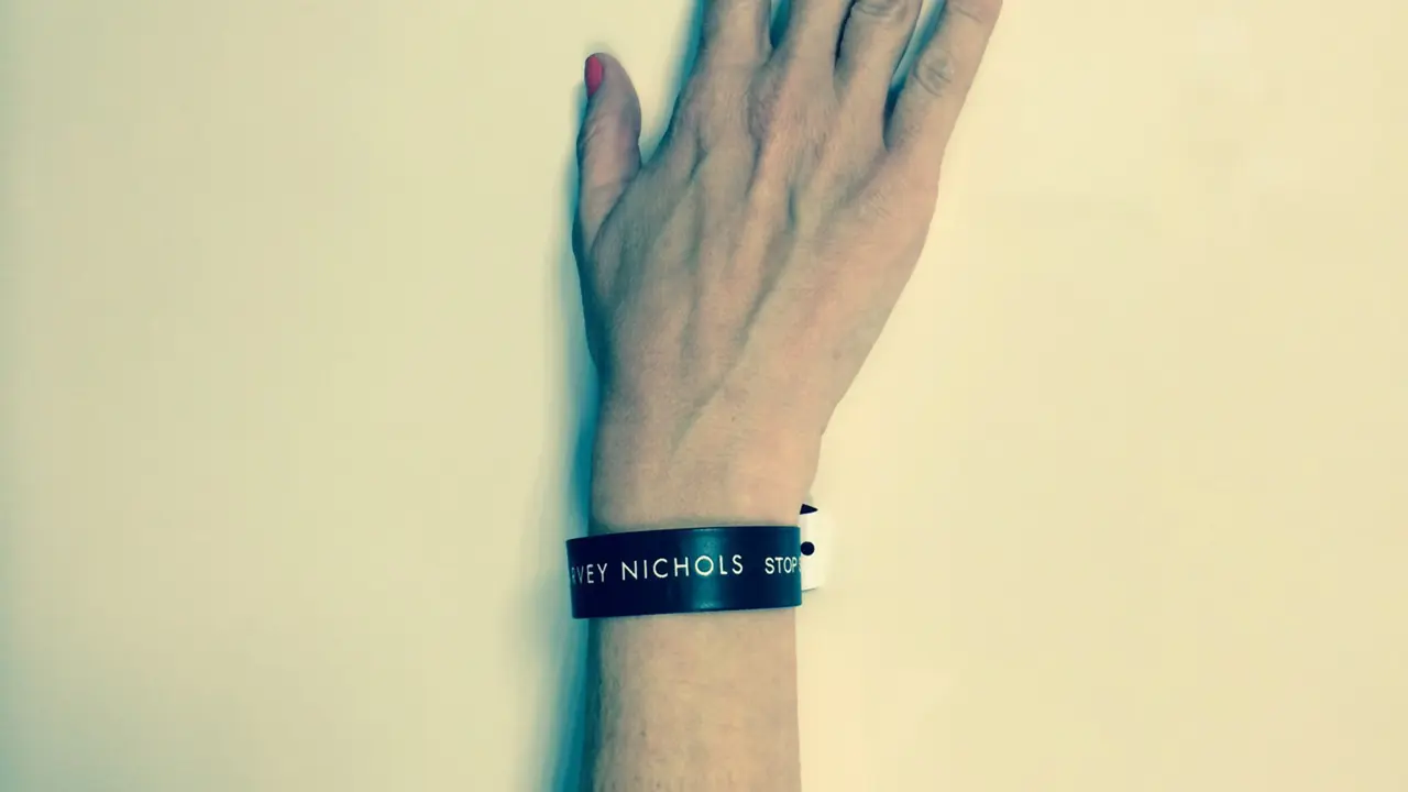 Harvey Nichols, Luncurkan Gelang Bagi Penggila Belanja