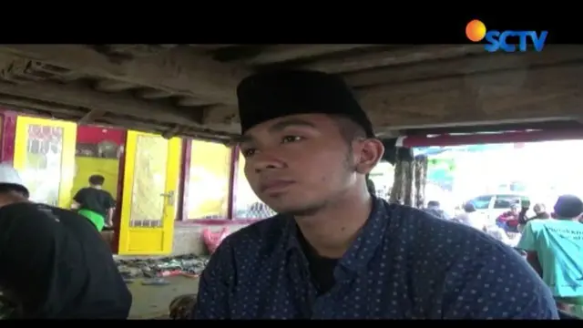 Cuaca Buruk, Santri dan Warga Gresik Terjebak di Penginapan