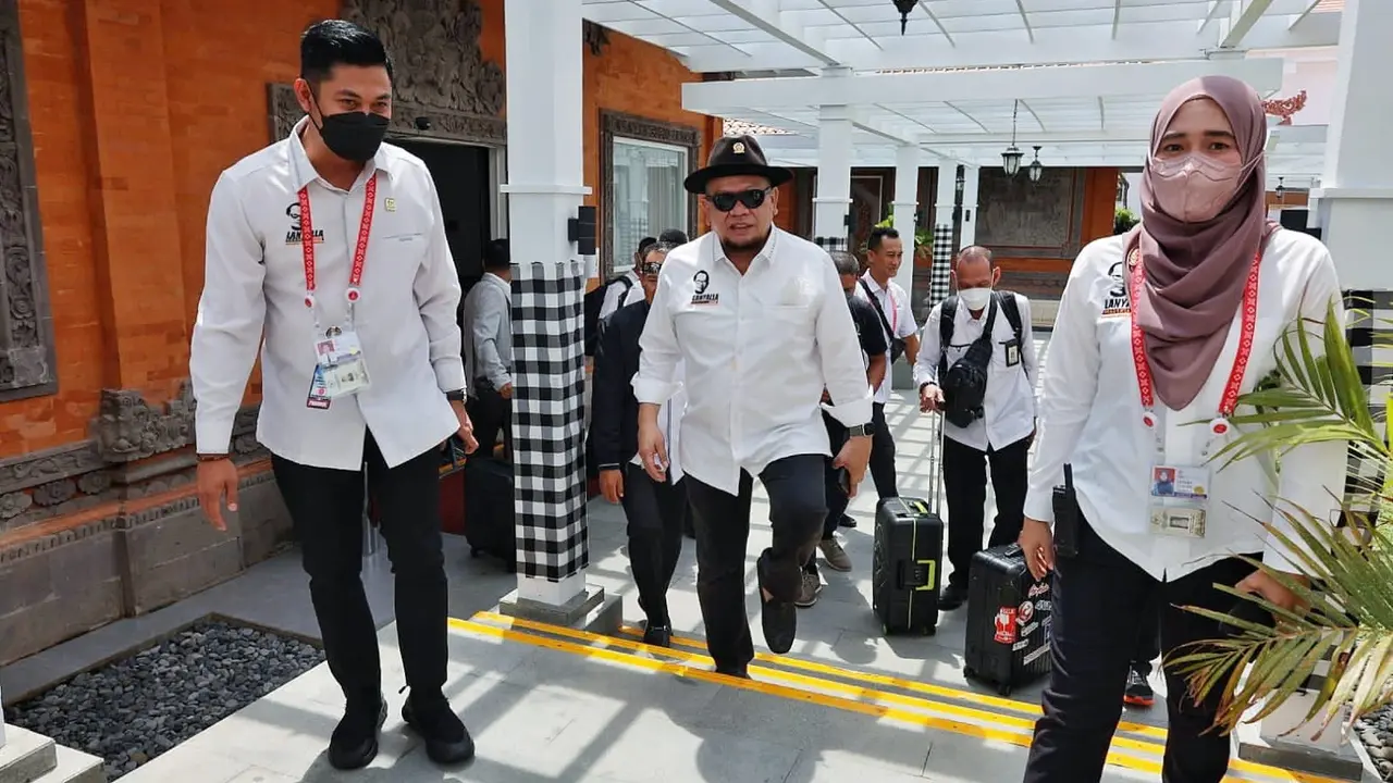 Ketua Dewan Perwakilan Daerah (DPD) RI, AA LaNyalla Mahmud Mattaliti saat tiba di di Bali dalam agenda menghadiri KTT. (Istimewa)