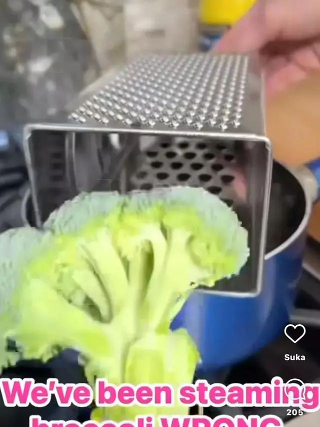 Tempatkan Brokoli di Tengah Parutan agar Uap Panas Merata