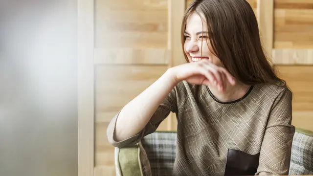 Salah satu manfaat utama dari self-talk adalah kemampuannya untuk membangun keyakinan diri.