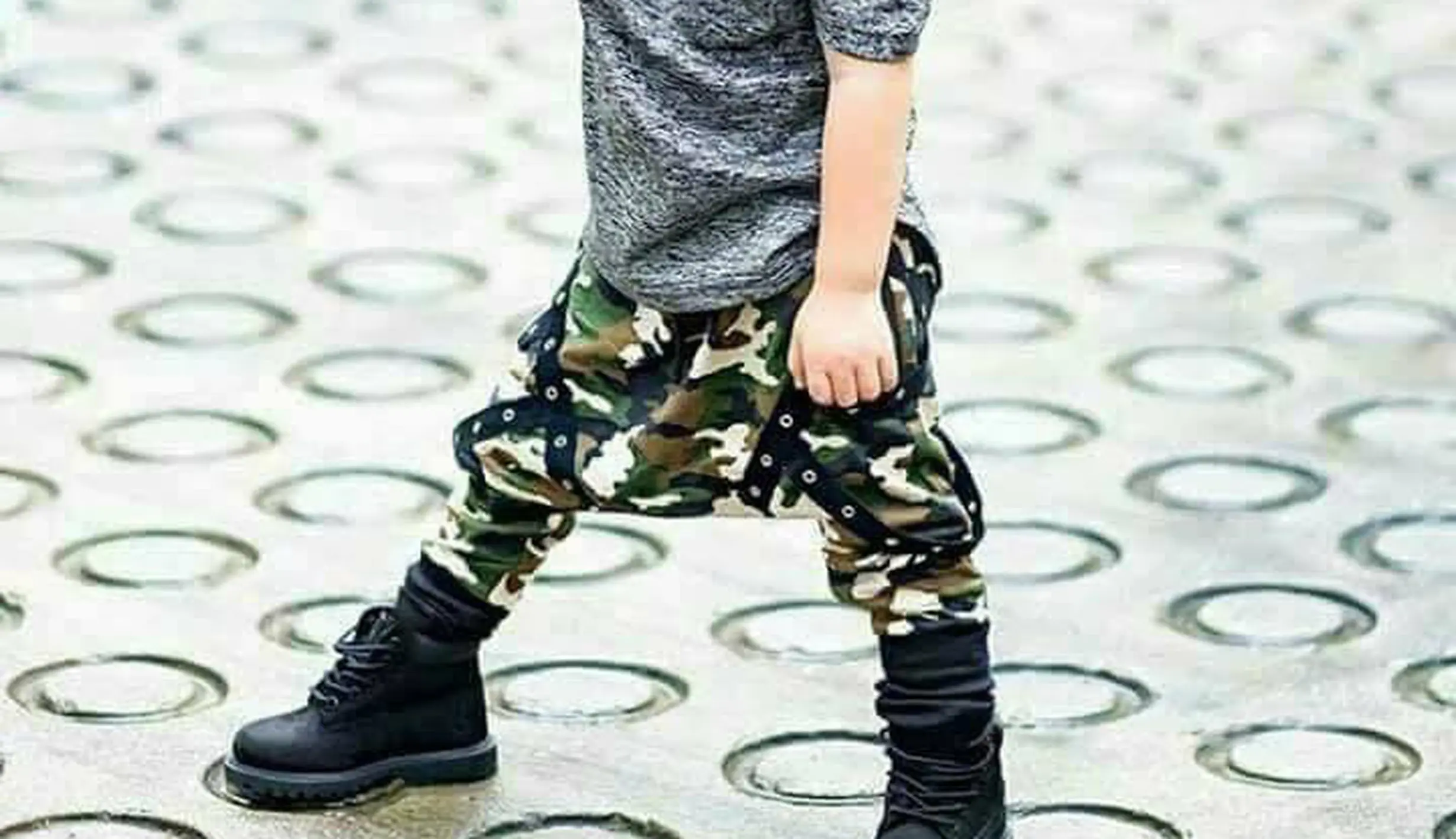 Pakai Baju Tema Tentara Pesona Anak Ini Cute Maksimal Photo