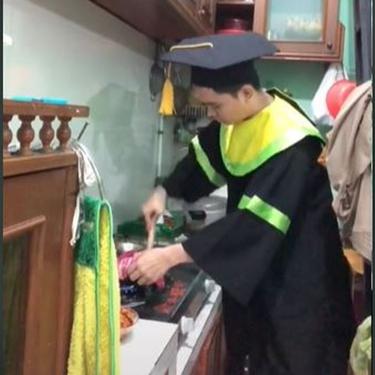 019344200_1601972462-Wisuda_1