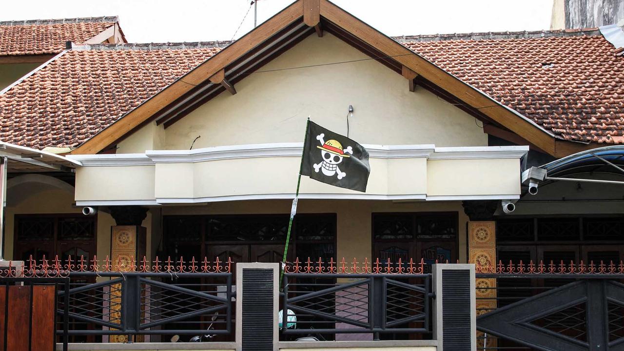 FOTO: Ketika Bendera Bajak Laut One Piece Berkibar di Solo Menjelang 17 Agustus