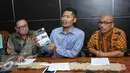 Komnas HAM menggelar konferensi pers terkait penggusuran Kampung Pulo di Kantor Komnas HAM, Jakarta, Senin (24/8/2015). Komnas HAM mengkritik Pemprov DKI Jakarta atas kebijakan tata kota normalisasi Kali Ciliwung. (Liputan6.com/ Gempur Muhammad Surya)