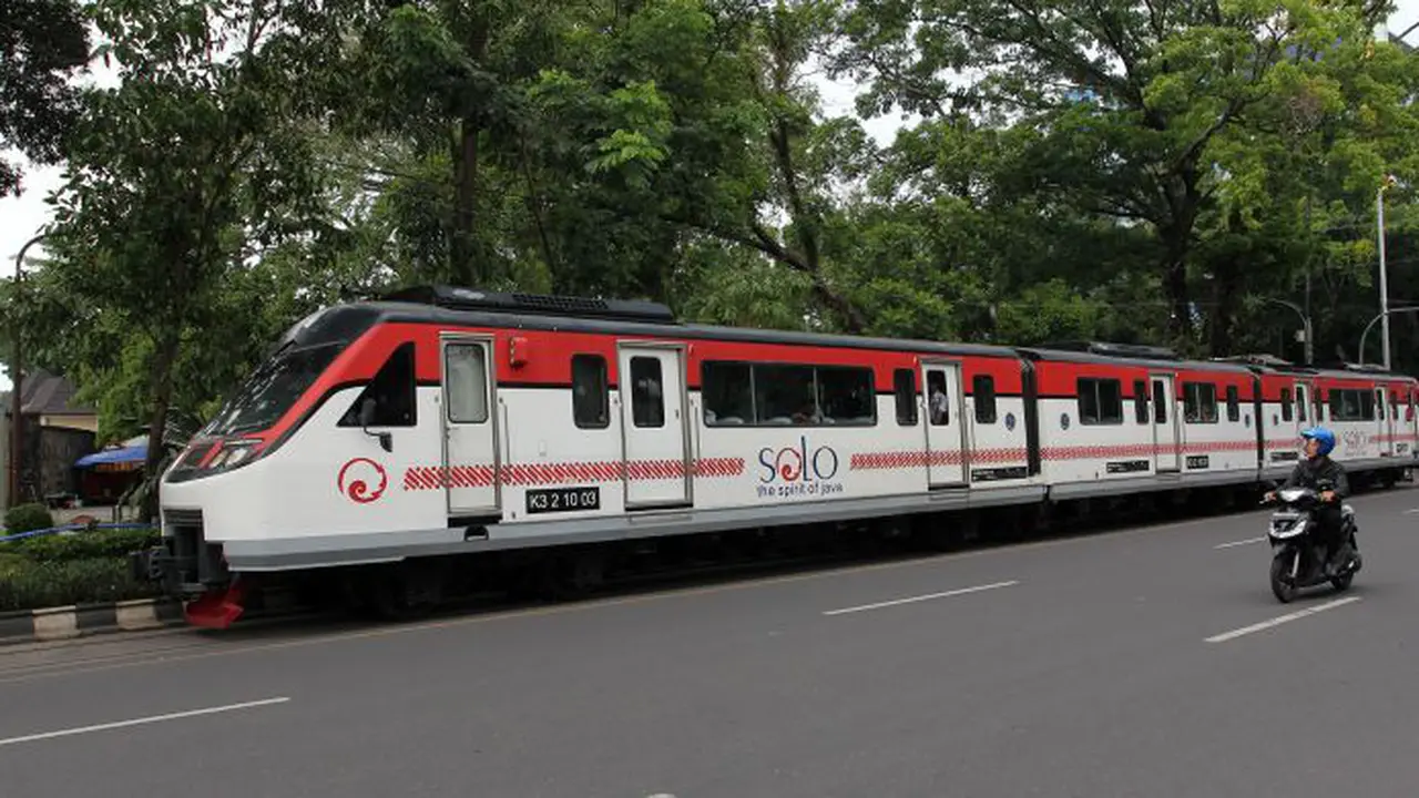 Menteri Jonan Luncurkan Kembali Railbus Solo - Wonogiri