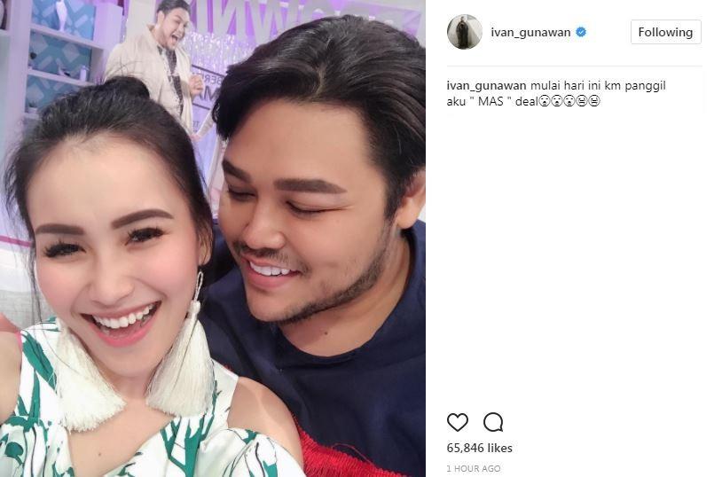 Ivan Gunawan tunjukkan sinyal cinta pada Ayu Ting Ting. [foto: instagram/ivan_gunawan]