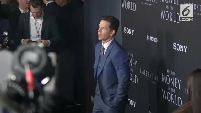 VIDEO: Mark Wahlberg Sumbang Honornya Dari Film “All The Money In The World”