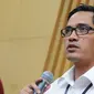 Kabiro Humas KPK, Febri Diansyah memberi keterangan kepada awak media di gedung KPK, Jakarta, Selasa (6/12). Dalam keterangan tersebut, KPK telah menetapkan Bupati Nganjuk, Taufiqurahman sebagai tersangka kasus dugaan korupsi. (Liputan6.com/Helmi Affandi)