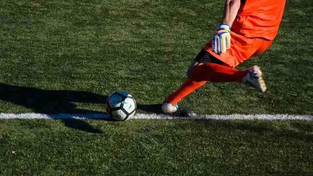 Sepatu Bola