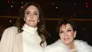 Caitlyn baru saja mengaku bahwa ia tak percaya matan istrinya, Kris Jenner, dan anak tirinya benar-benar mendukung keputusanya menjadi seorang wanita. (In Touch Weekly)