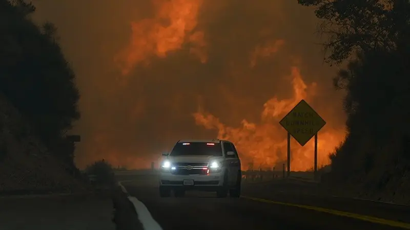 Penampakan kebakaran hutan di dekat Running Springs, California, Amerika Serikat, Sabtu (7/9/2024).