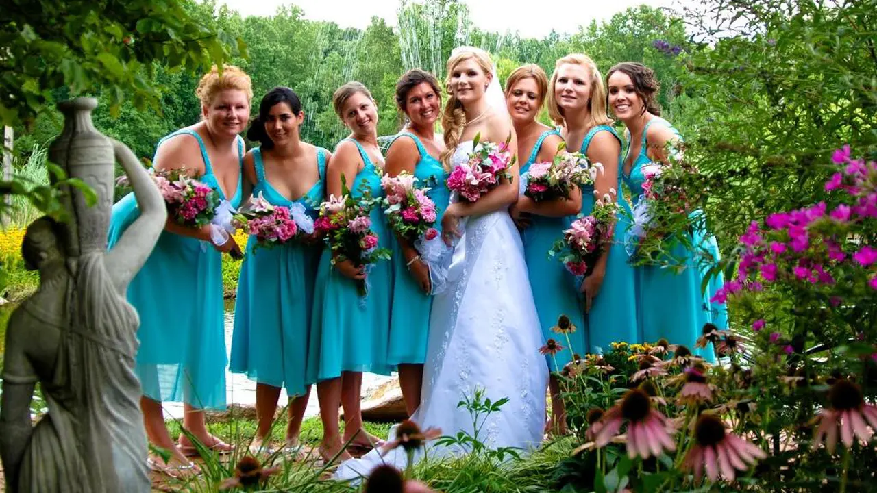5 Gown Bridesmaid yang Bisa Bikin Kamu Mupeng
