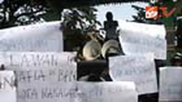 Warga Demo Badan Pertanahan