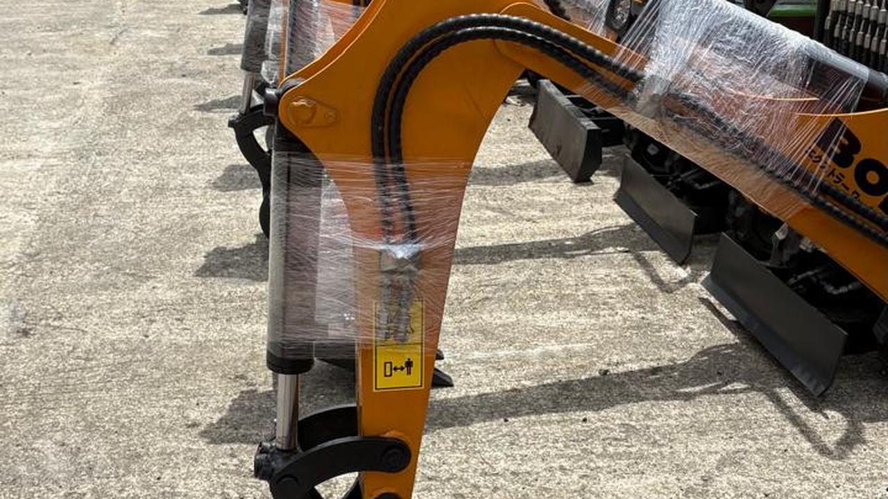PMI Kirim Puluhan Ribu Cangkul dan Sekop Serta Puluhan Ekskavator