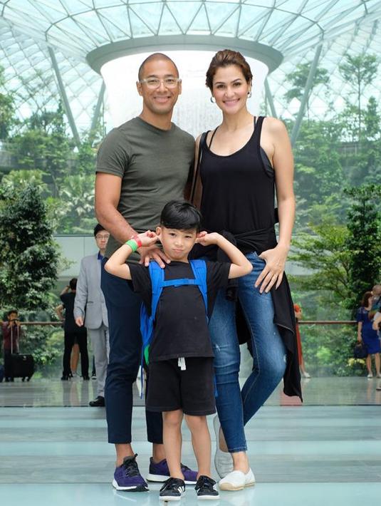 Kehidupan rumah tangga Marcell dan Rima semakin lengkap karena dikaruniai seorang putra yang bernama Seth Ananda Siahaan yang lahir pada tanggal 22 September 2014. (Liputan6.com/IG/@marcellsiahaans)