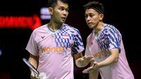 Pebulu tangkis ganada putra Indonesia, Fajar Alfian/Muhammad Rian Ardianto saat bertanding dengan pasangan China, Xie Hao Nan/Zeng Wei Han pada laga perempat final Indonesia Masters 2025 yang berlangsung di Istora Senayan, Jakarta, Jumat (24/01/2025). (Bola.com/Bagaskara Lazuardi)