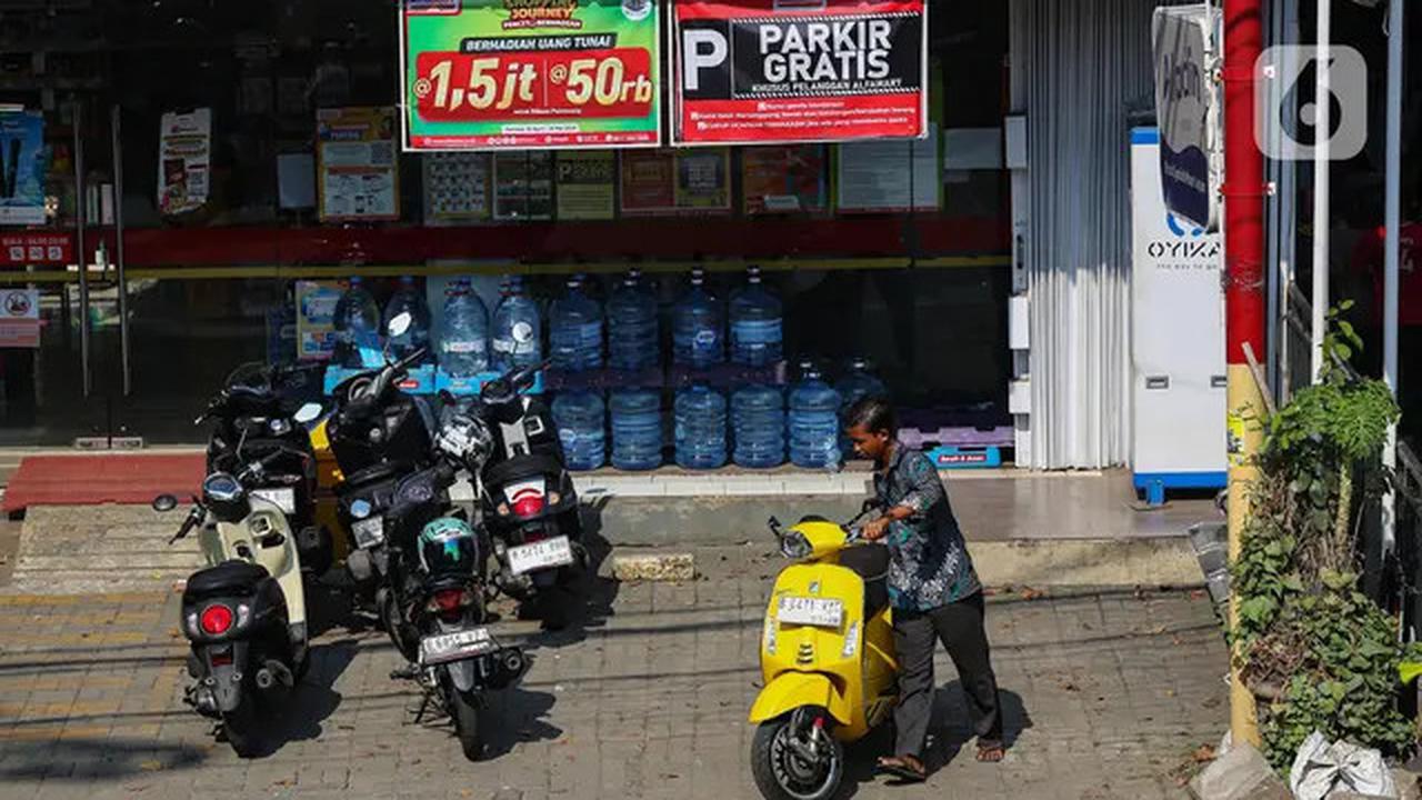 Juru Parkir Liar Kembali Marak di Minimarket Jakarta