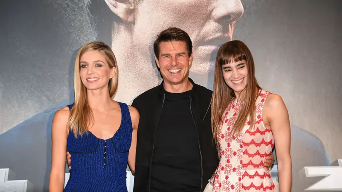 Annabelle Wallis, Sofia Boutella dan Tom Cruise dalam The Mummy (Universal)