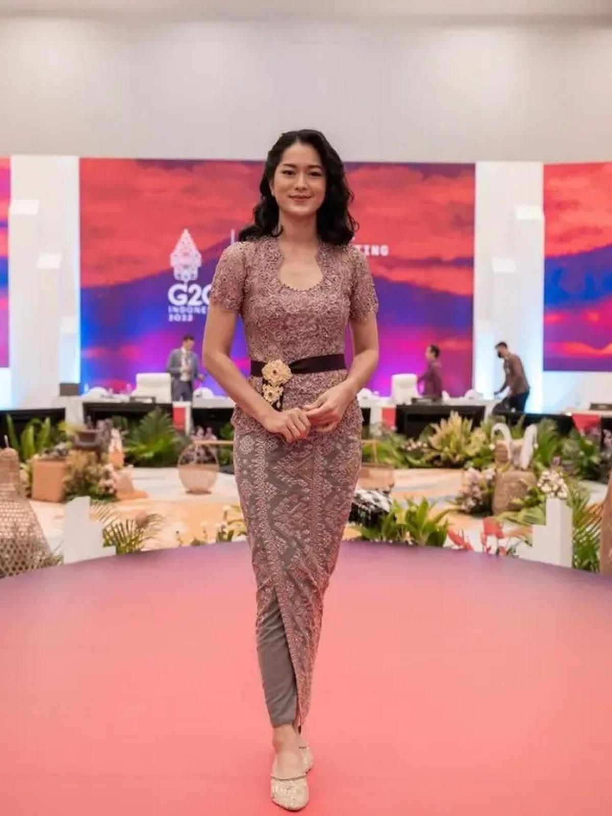 Gaya Kebaya Brokat Lengan Pendek yang Bisa Jadi Inspirasi, Dari Tissa Biani Hingga Sherina Munaf