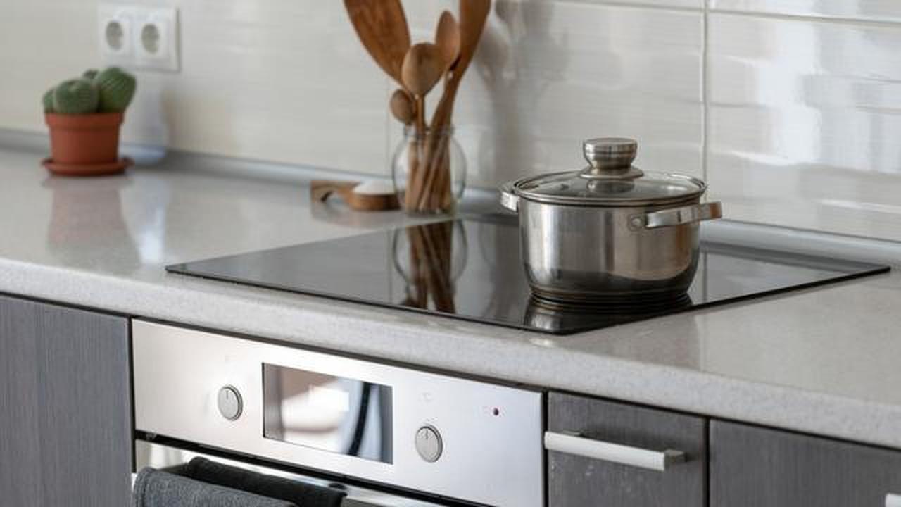 7 Tips untuk Menyimpan Peralatan Dapur agar Lemari Rapi dan Tidak Lengket