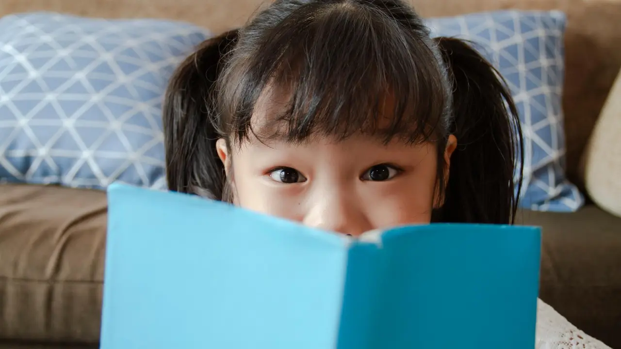 Dari Kain Jadi Mainan Edukatif, Ini Cara Bikin Quiet Book Sendiri di Rumah untuk Latih Motorik Anak