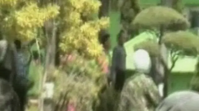 TNI Vs Polri Bentrok di Depan Kantor Bupati Karawang