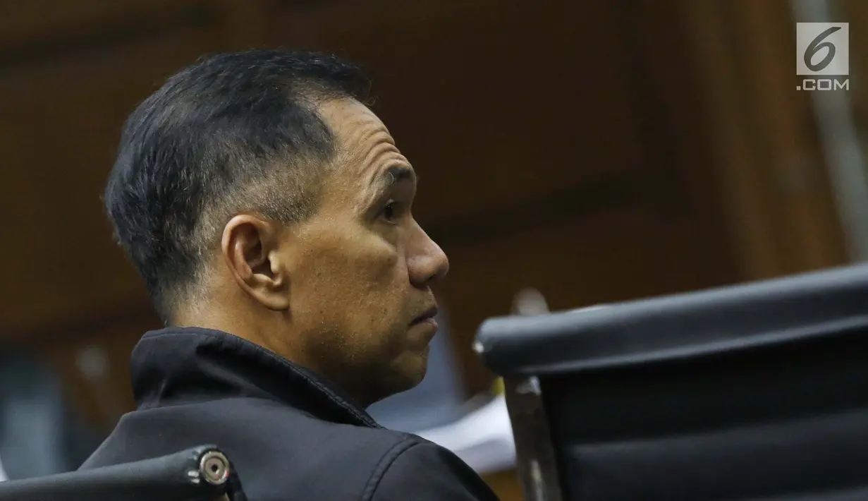 Mantan anggota Dewan Komisaris PT Pertamina (Persero), Gita Wirjawan bersaksi pada sidang lanjutan dugaan korupsi akuisisi Blok Basker Manta Gummy dengan terdakwa mantan Dirut PT Pertamina, Karen Agustiawan di PengadilanTipikor, Jakarta, Kamis (9/5/2019). (Liputan6.com/Helmi Fithriansyah)