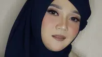 Potret terbaru Sulis, usai lama vakum dan jarang tampil di layar kaca. (Sumber: Instagram/@suliszehra)