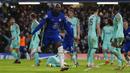 Pemain Chelsea Romelu Lukaku melakukan selebrasi usai mencetak gol ke gawang Brighton pada pertandingan sepak bola Liga Inggris di Stadion Stamford Bridge, London, Inggris, 29 Desember 2021. Pertandingan berakhir 1-1. (AP Photo/Alastair Grant)