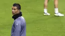 Cristino Ronaldo bersiap untuk latihan jelang laga Liga Champions. Sporting Lisbon merupakan klub masa kecil dari Cristiano Ronaldo, sebelum dirinya hijrah ke Manchester United. (AP/Armando Franca)