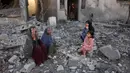 Di sisi lain, jumlah korban tewas akibat agresi militer Israel yang sedang berlangsung di Jalur Gaza sejak 7 Oktober 2023 terus meningkat menjadi 54.056 orang dan 123.129 lainnya luka-luka. (Bashar TALEB/AFP)