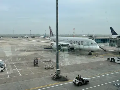 Salah satu maskapai terbaik dunia, Qatar Airways memanjakan para turis yang ingin terbang ke Qatar untuk melihat Piala Dunia 2022. (Bola.com/Ade Yusuf Satria)