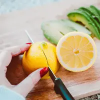 Tips memeras buah lemon./Copyright shutterstock.com