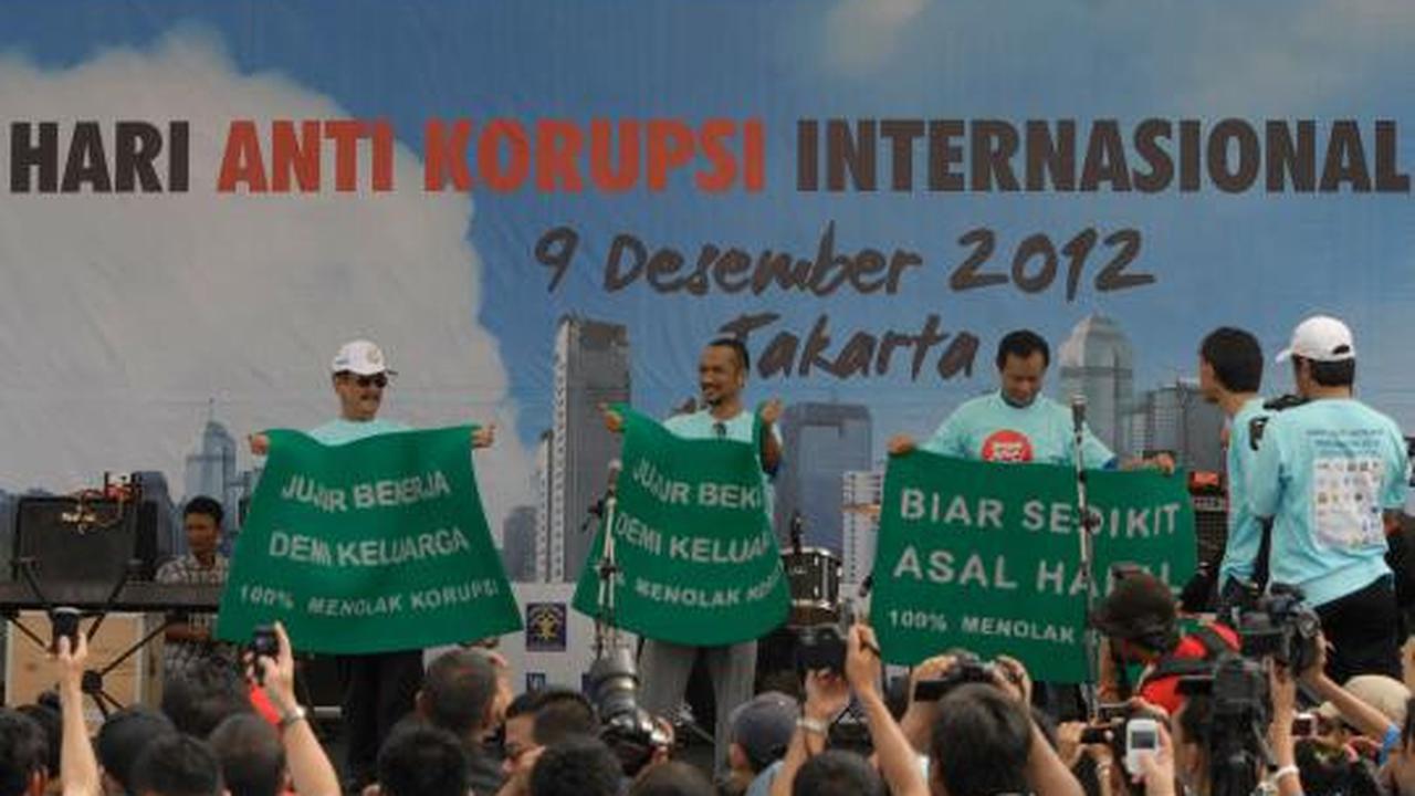 Para pejabat peringati Hari Antikorupsi Dunia di Monas