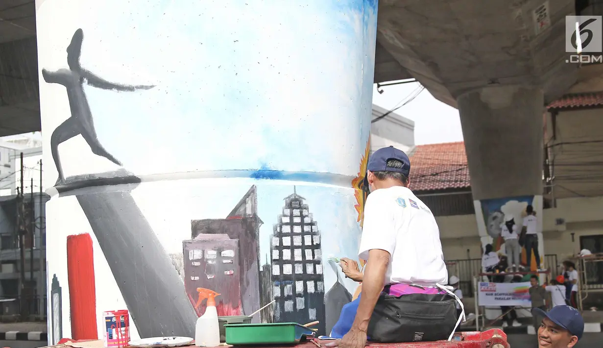 Siswa-siswi membuat mural di bawah Jalan Layang Non-tol Antasari, Jakarta, Sabtu (10/3). Sebanyak 63 tiang akan dilukis mural oleh perwakilan dari SMA dan SMK di Jakarta untuk mempercantik kawasan tersebut. (Liputan6.com/Herman Zakharia)