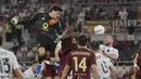 AS Roma harus menelan pil pahit saat menjamu Empoli dalam lanjuta Liga Italia. Serigala Ibu kota menyerah dengan skor 1-2. (Fabrizio Corradetti/LaPresse via AP)