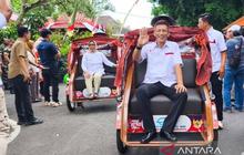 Presiden Prabowo Salurkan 100 Bantuan Becak Listrik untuk Pengemudi di Blora, Tingkatkan Kesejahteraan Lansia