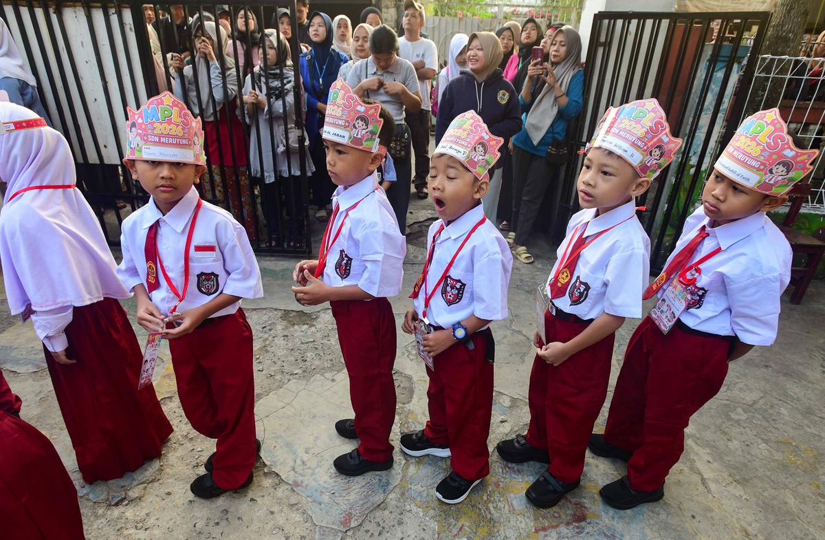 Semangat Siswa Baru Ikuti Hari Pertama MPLS