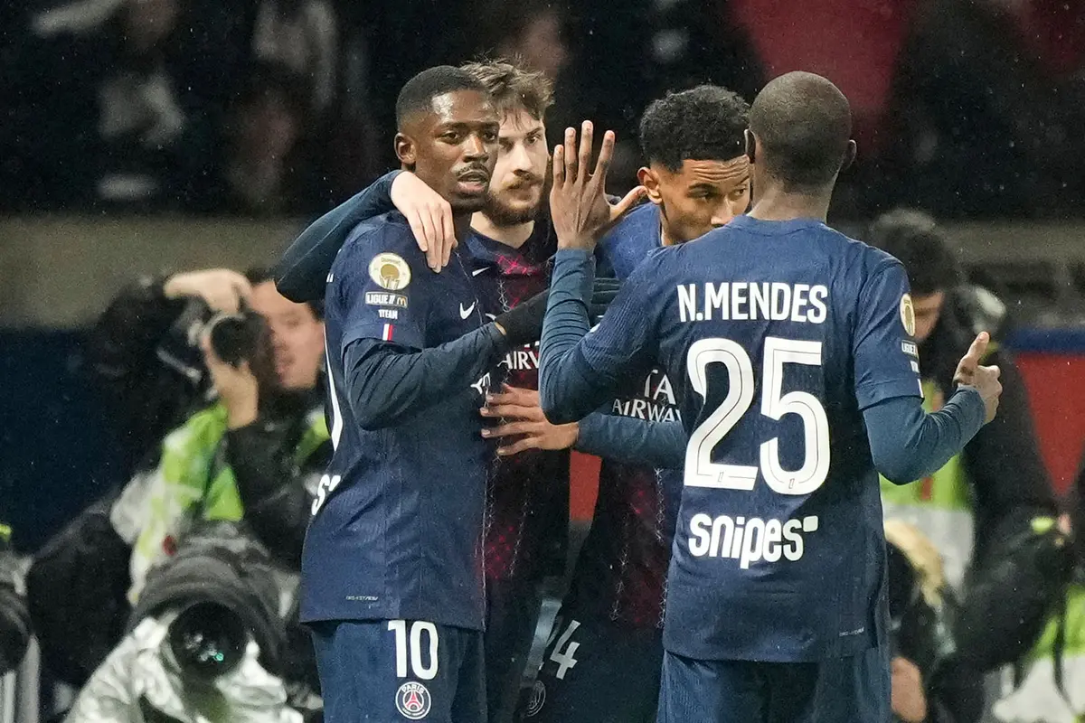 Foto: Calvin Verdonk Kembali Absen, Lille Takluk dari PSG di Liga Prancis