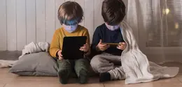 Sahabat Fimela, yuk simak strategi untuk digital detoks yang bisa dilakukan anak bersama keluarga! [Dok/freepik.com]