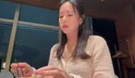 Son Ye Jin unggah video mukbang usai serangkaian agenda kerjanya di Taiwan. (Dok: Instagram @yejinhan&nbsp;https://www.instagram.com/reel/C53EEBWSpIi/?igsh=emEwc3A4eDJicWE5)