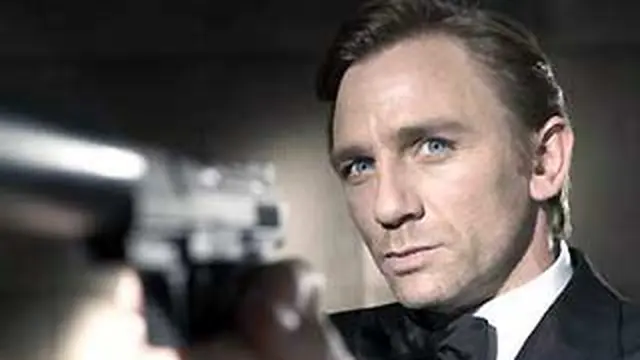 Daniel Craig