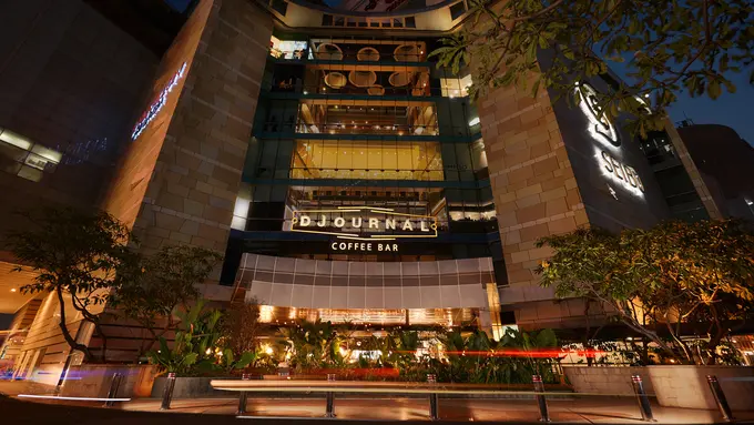 Santai Minum Kopi di Luar Rumah dengan Kafe Ruang Terbuka